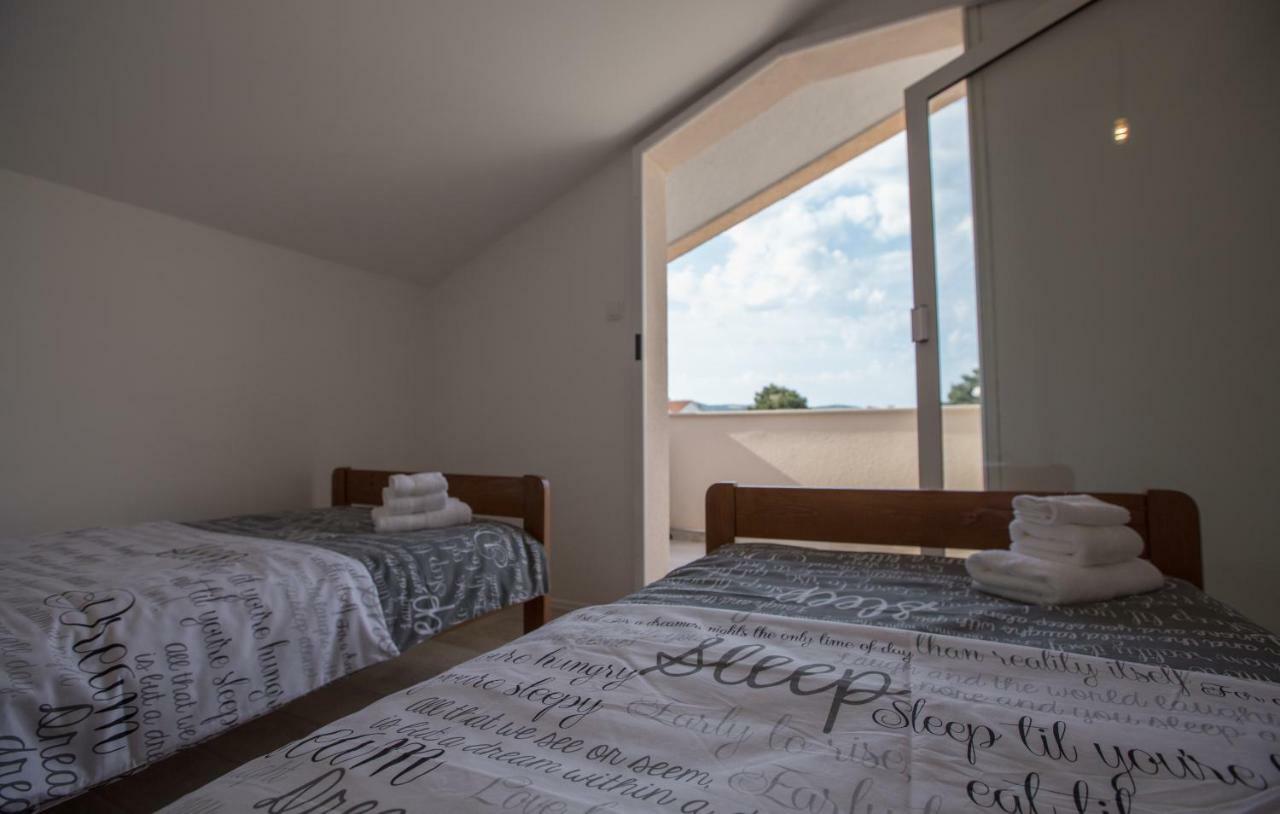 Relaxing Whole Top Floor Apartment By The Sea 扎博里克 外观 照片