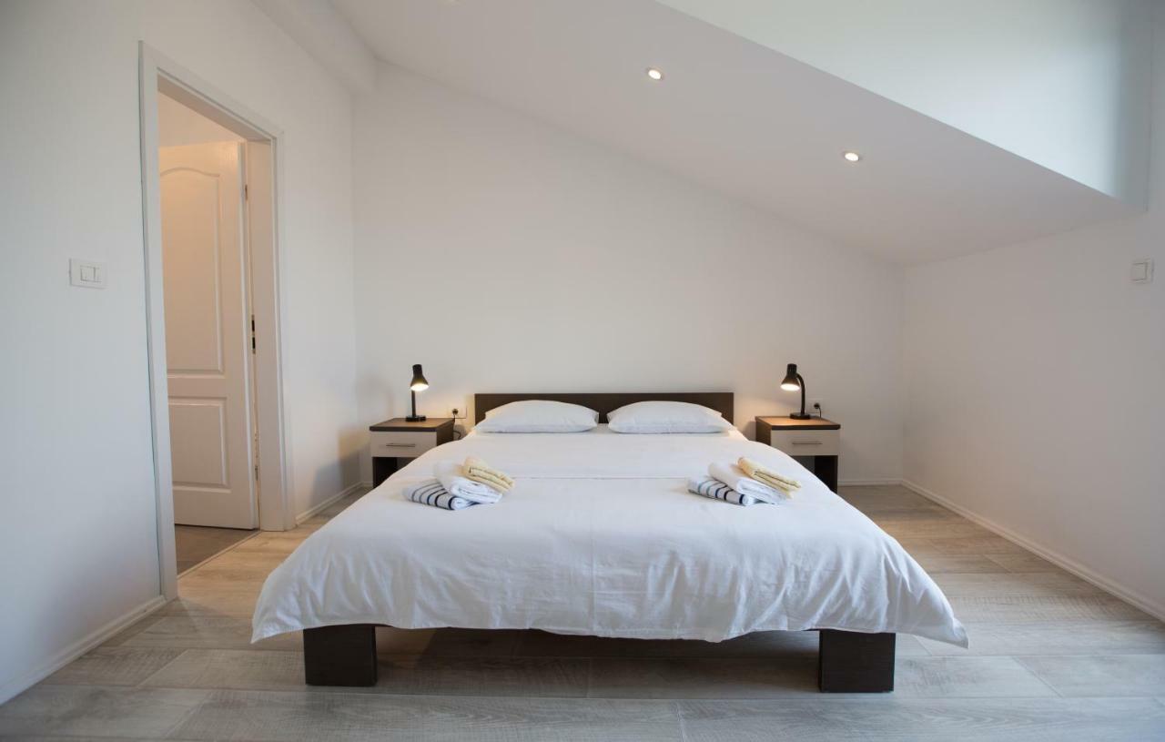 Relaxing Whole Top Floor Apartment By The Sea 扎博里克 外观 照片