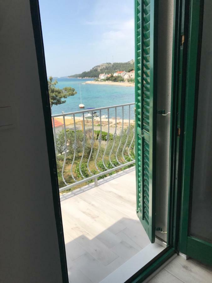 Relaxing Whole Top Floor Apartment By The Sea 扎博里克 外观 照片