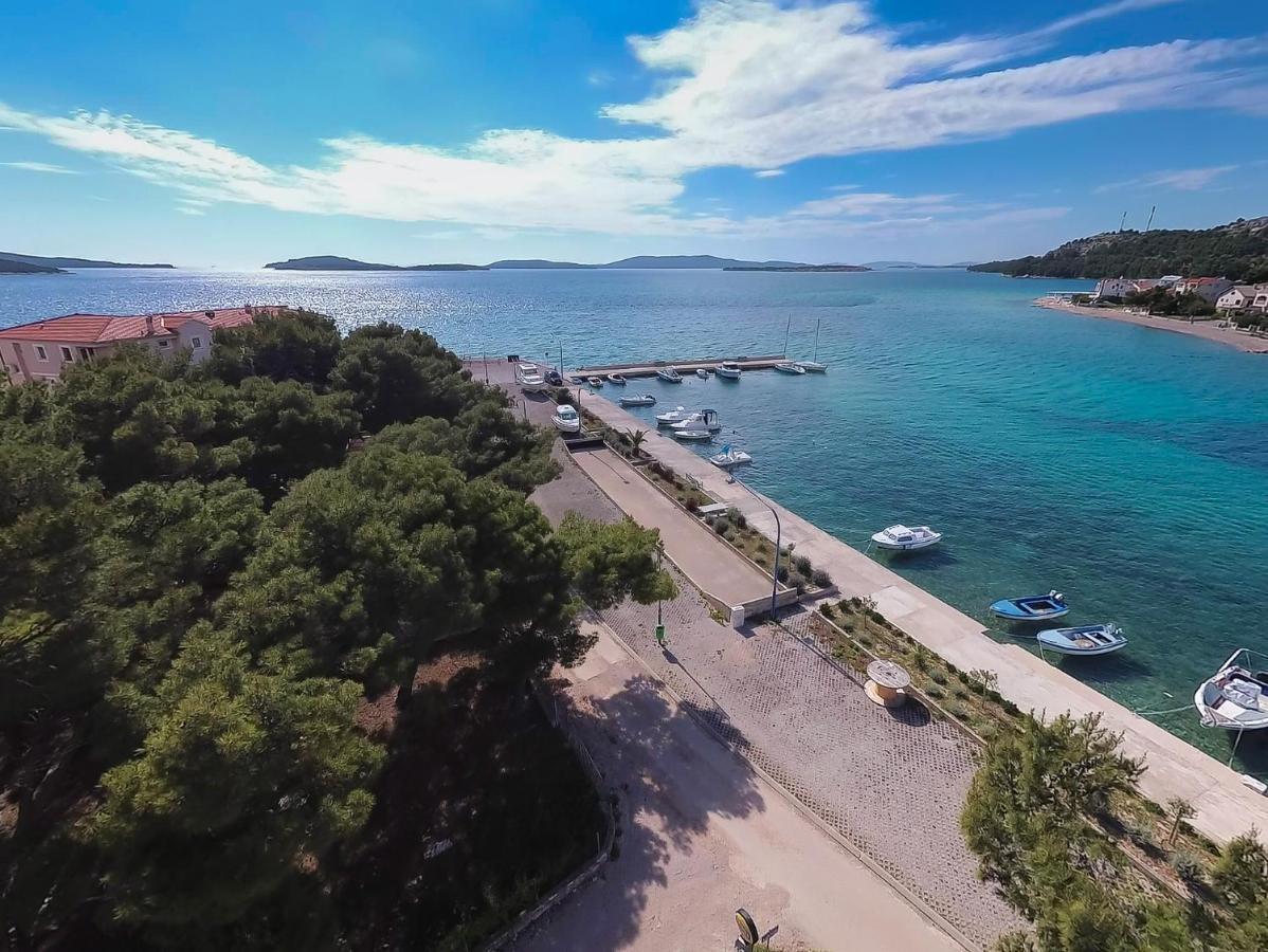 Relaxing Whole Top Floor Apartment By The Sea 扎博里克 外观 照片